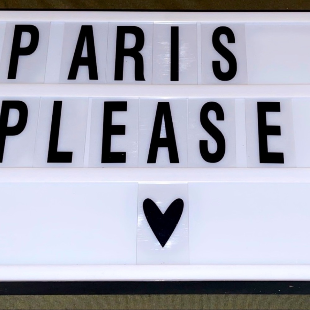 Color is white and green.